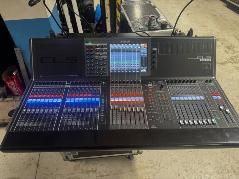 Yamaha CL5 Digital Mixing Console with RUFO Flightcase – Ex-Rental