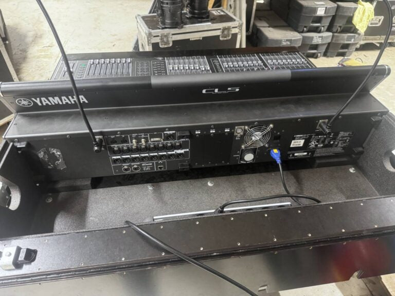 Yamaha CL5 Digital Mixing Console with RUFO Flightcase – Ex-Rental