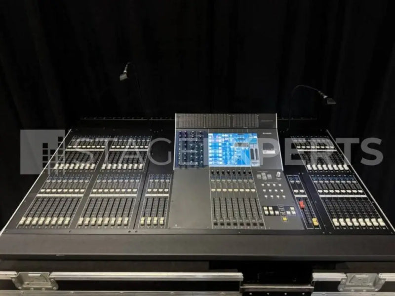 Yamaha M7CL 48/16 Digital Mixer Bundle with Flight Case